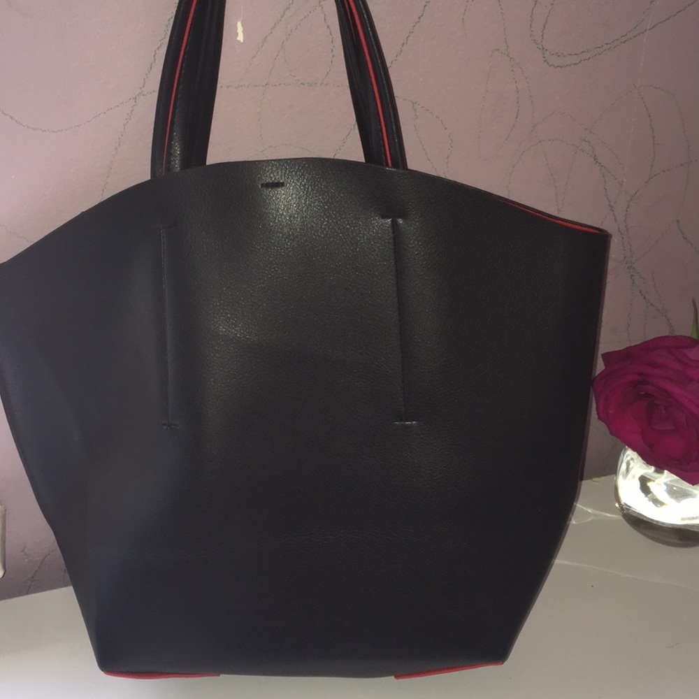 Stylish black handbag
